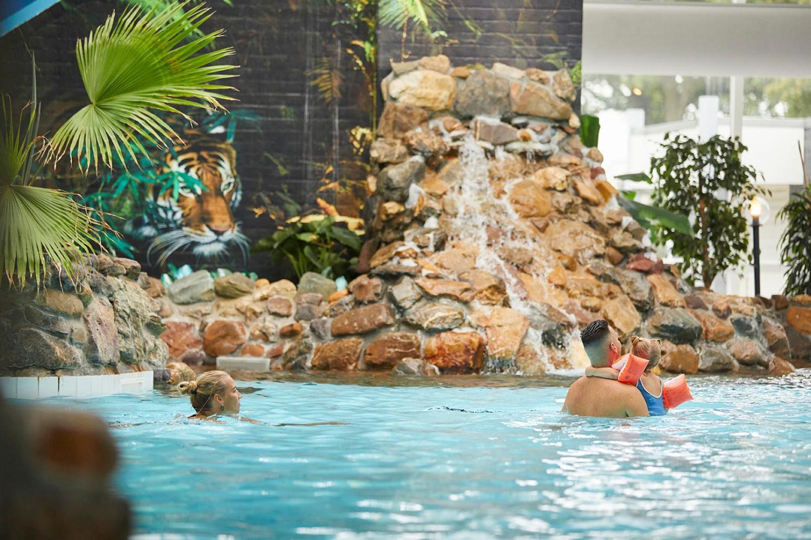 Отель Recreatiepark De Leistert Roggel Экстерьер фото